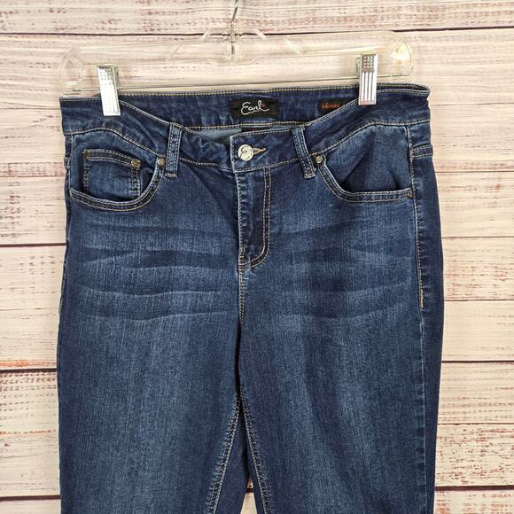 Earl Women's Skinny Ankle Embroidered Crop Jeans Size 10 Tapered Raw Hem - Picture 4 of 11